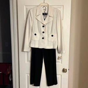 Talbots Black/Ivory pantsuit - Size 16